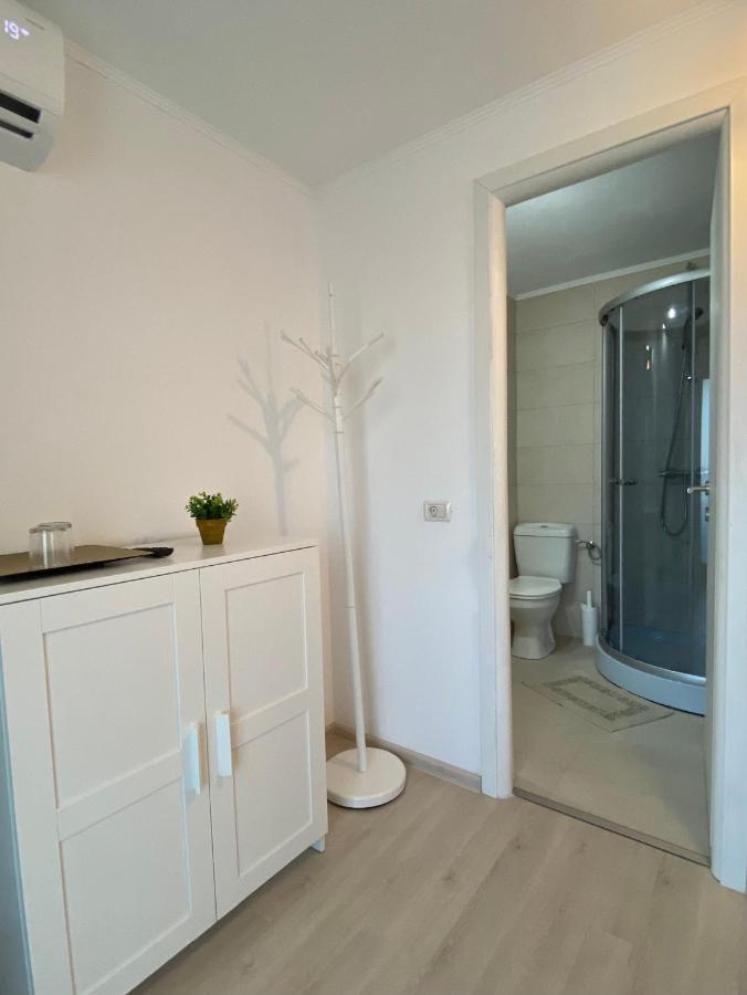 Four Rooms Curtea De Arges Exterior photo